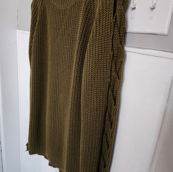 Lucky 🍀 Brand Knit sweater medium olive green arm detail - Picture 8 of 9